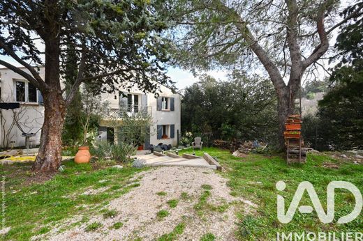 Villa in Plan-d'Aups-Sainte-Baume, Var