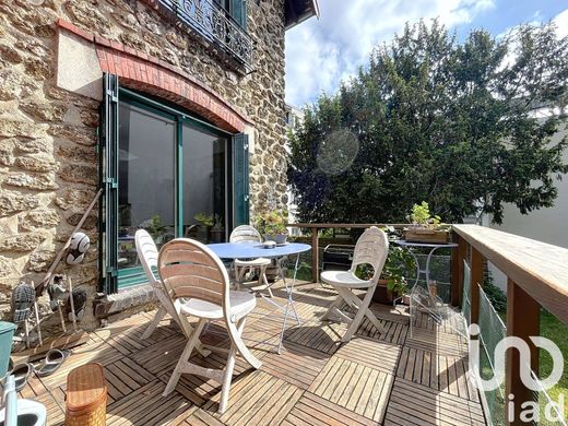 Villa in Montreuil, Seine-Saint-Denis