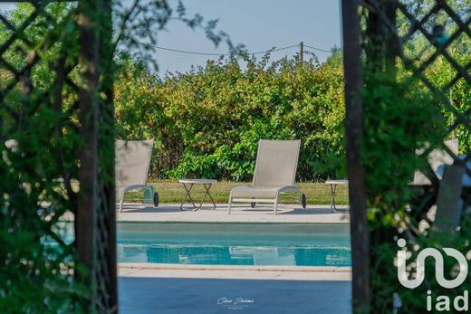 Villa Saint-Laurent-en-Gâtines, Indre-et-Loire