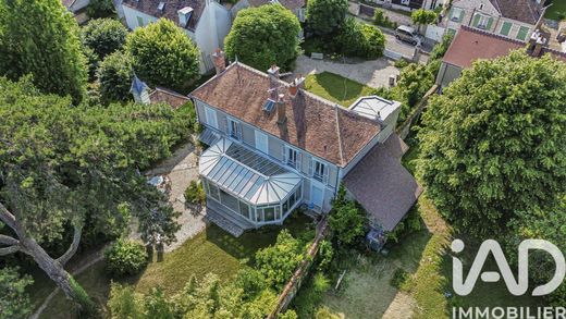 Villa in Bois-le-Roi, Seine-et-Marne