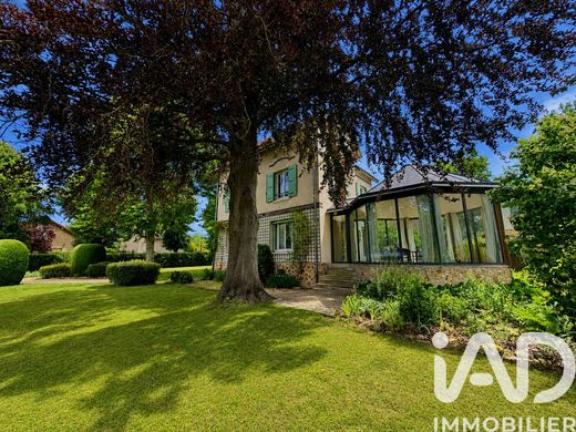 Villa in L'Isle-Adam, Val d'Oise