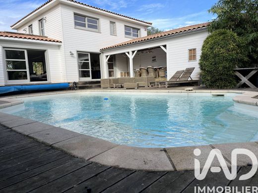 Villa Villeneuve-de-la-Raho, Pyrénées-Orientales