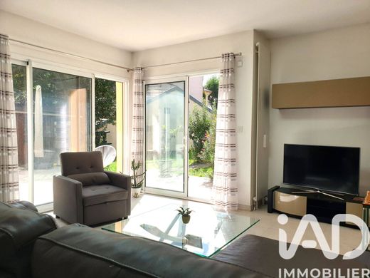 Villa in Antony, Hauts-de-Seine