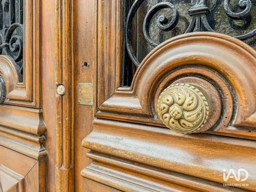 Toulon, Varのオフィス