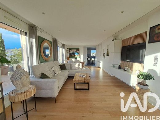 Apartment / Etagenwohnung in Lyon, Rhône