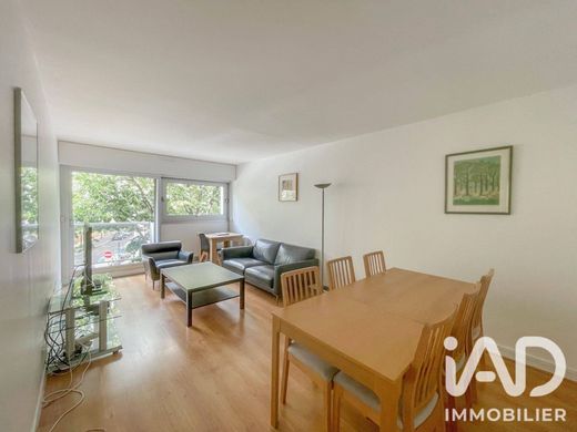 Apartment / Etagenwohnung in Motte-Picquet, Commerce, Necker, Paris