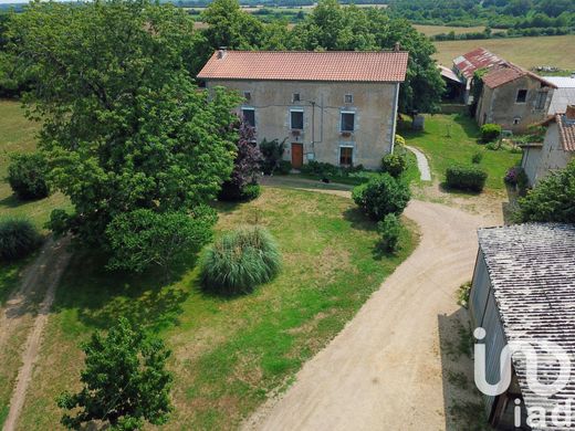 Villa in Le Vigeant, Vienne