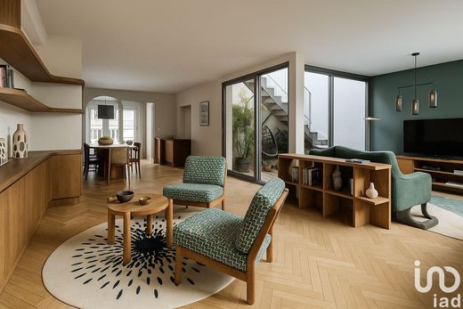 Apartment in Montmartre, Abbesses, Grandes-Carrières, Paris