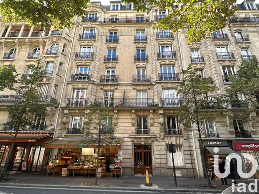 Apartment in Motte-Picquet, Commerce, Necker, Paris