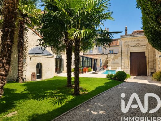 Villa in Niort, Deux-Sèvres