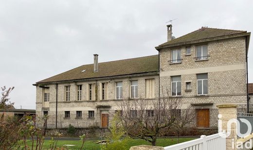 Residential complexes in Varennes-sur-Seine, Seine-et-Marne
