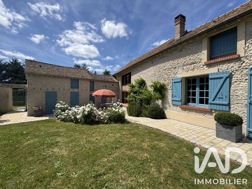 Villa in Anet, Eure-et-Loir