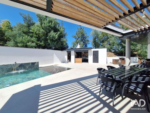 Villa in Latour-Bas-Elne, Pyrénées-Orientales