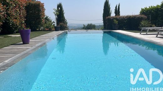 Villa in Poleymieux-au-Mont-d'Or, Rhône