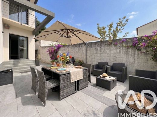 Villa in Cachan, Val-de-Marne