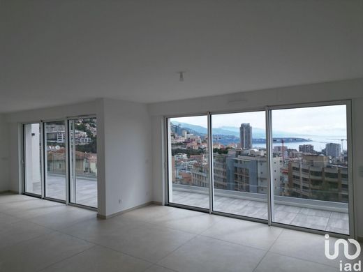 Apartment / Etagenwohnung in Beausoleil, Alpes-Maritimes