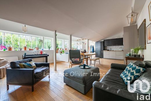 Villa in Saint-Maur-des-Fossés, Val-de-Marne