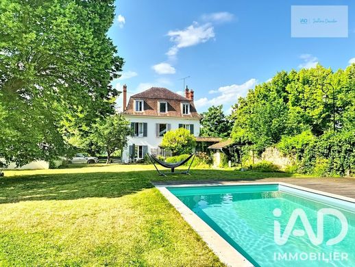 Villa in Le Coudray-Montceaux, Essonne