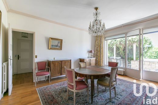 Montreuil, Seine-Saint-Denisのヴィラ