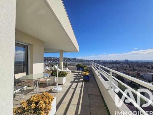 Apartment in Saint-Laurent-du-Var, Alpes-Maritimes