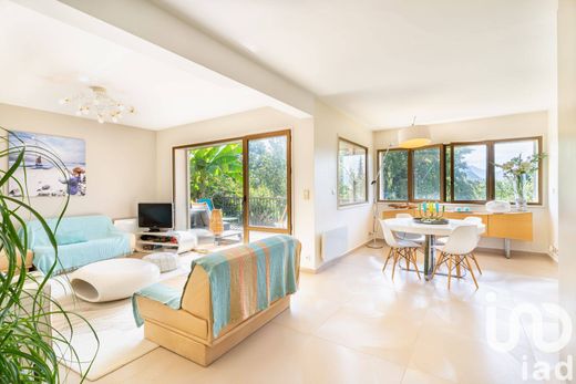 Villa in Annecy-le-Vieux, Haute-Savoie