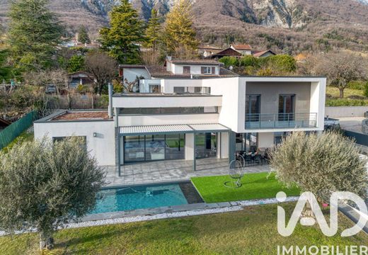 Villa à Saint-Ismier, Isère