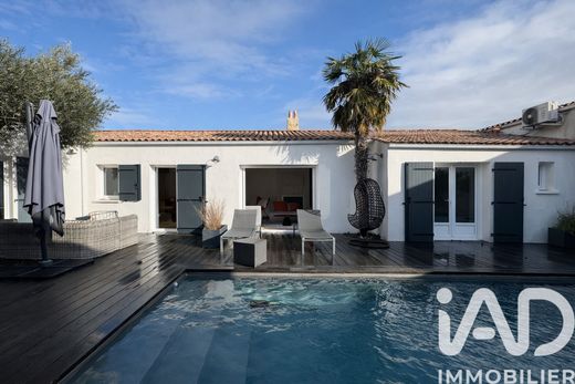 Villa in Puilboreau, Charente-Maritime