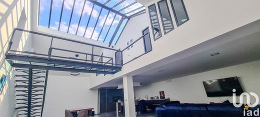 Loft in Saint-Maur-des-Fossés, Val-de-Marne