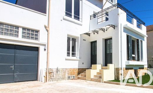 Villa in Saint-Denis, Seine-Saint-Denis