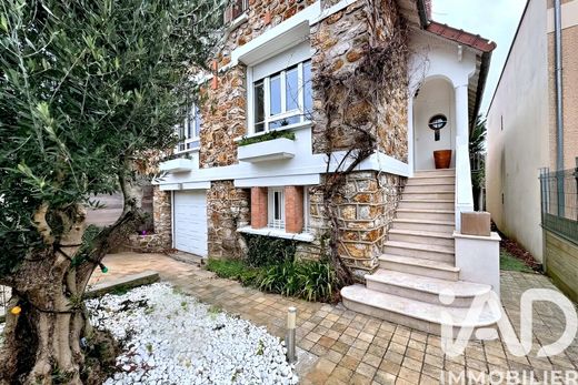 Villa in Verrières-le-Buisson, Essonne