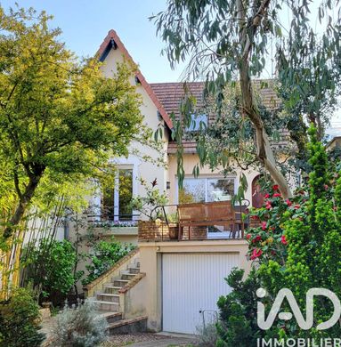 Villa in Vélizy-Villacoublay, Yvelines