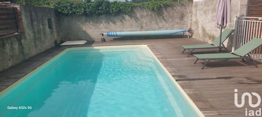 Вилла, Vallon-Pont-d'Arc, Ardèche