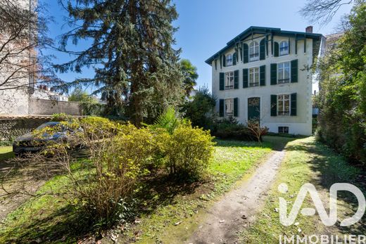 Villa in Pau, Pyrénées-Atlantiques