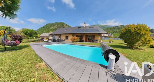 Villa in Saint-Jeoire-Prieuré, Savoy