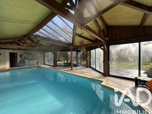 Villa a Jullouville, Manica