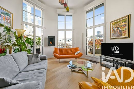 Apartment in Puteaux, Hauts-de-Seine