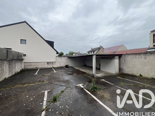 Complesso residenziale a Chevilly-Larue, Val-de-Marne