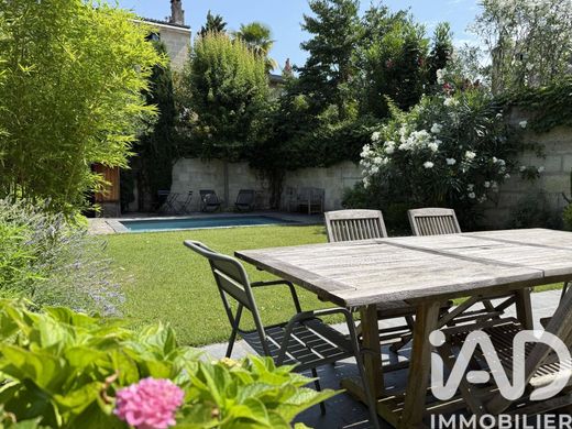 Villa in Bordeaux, Gironde