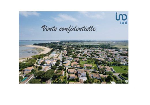 别墅  Les Portes-en-Ré, 滨海夏朗德省