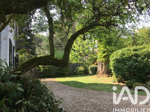 ﻓﻴﻼ ﻓﻲ Vaucresson, Hauts-de-Seine