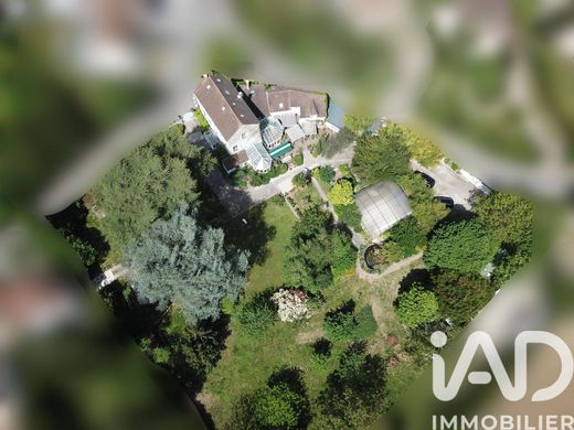 Villa in Villiers-Adam, Val d'Oise