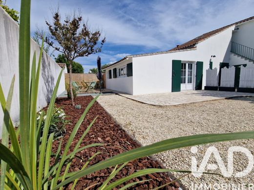 Villa in La Couarde-sur-Mer, Charente-Maritime