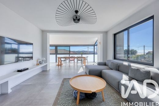 Apartment in Sanary-sur-Mer, Var