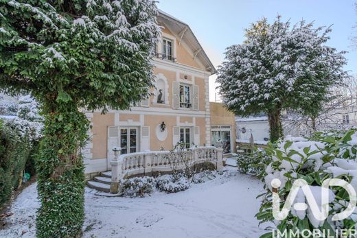 Villa a Saint-Maur-des-Fossés, Val-de-Marne