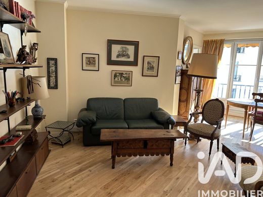 Apartment in La Muette, Auteuil, Porte Dauphine, Paris