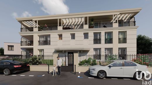 Apartment in Saint-Maur-des-Fossés, Val-de-Marne