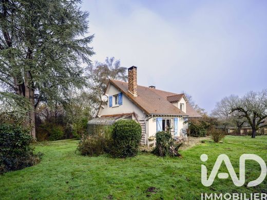 Villa in Dampierre-en-Yvelines, Yvelines