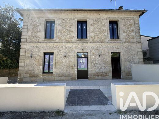 Kamienica w Toulenne, Gironde