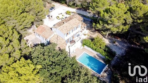 L'Isle-sur-la-Sorgue, Vaucluseのヴィラ