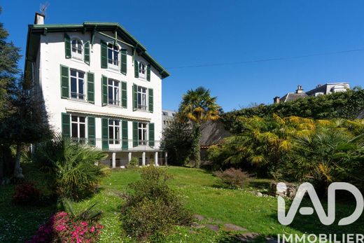 Villa in Pau, Pyrénées-Atlantiques
